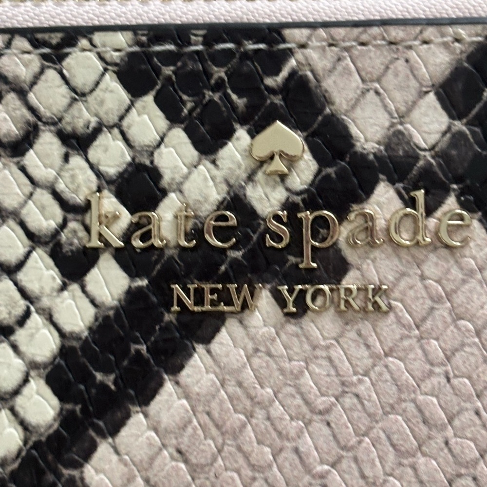 Brand New Kate Spade Lucy L Zip Wristlet - Picture 2 of 4
